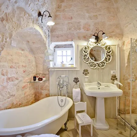 Leonardo Trulli Hotel *