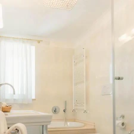 Leonardo Trulli Hotel *