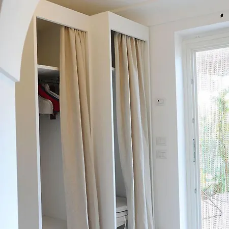 Leonardo Trulli Отель *