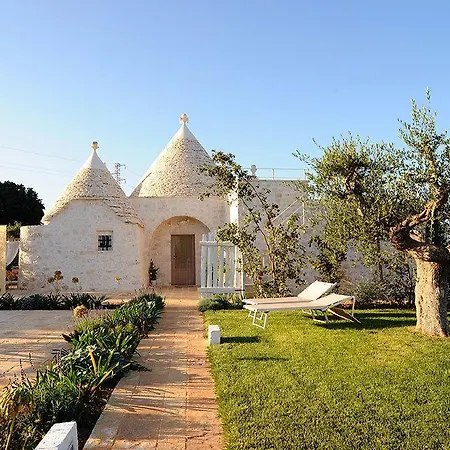 Hotel Leonardo Trulli *