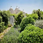 Leonardo Trulli Resort *