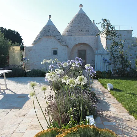 Hotel Leonardo Trulli *