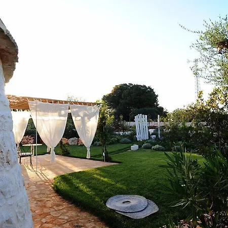 Leonardo Trulli Resort *