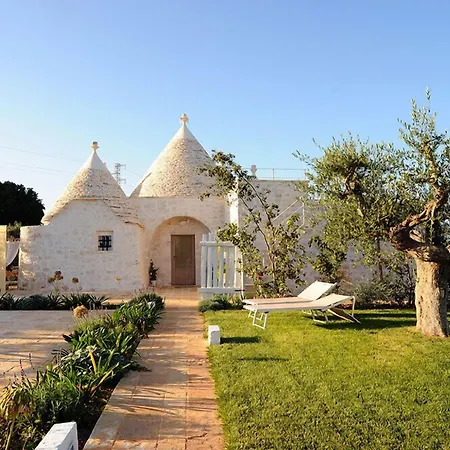 Leonardo Trulli Hotel *