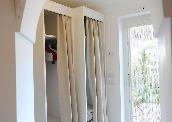 Leonardo Trulli Hotel *