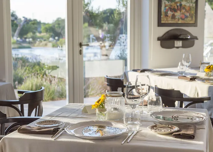 Hotel Leonardo Trulli *