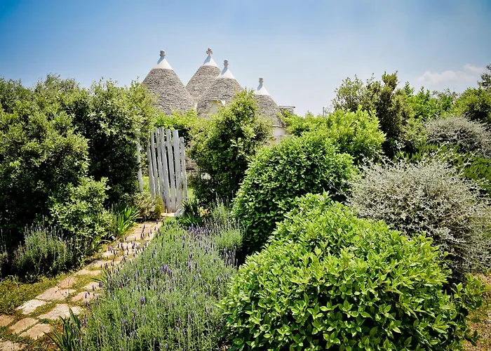 Leonardo Trulli Hotel *